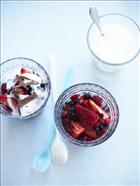 Spicy Berries with Yoghurt